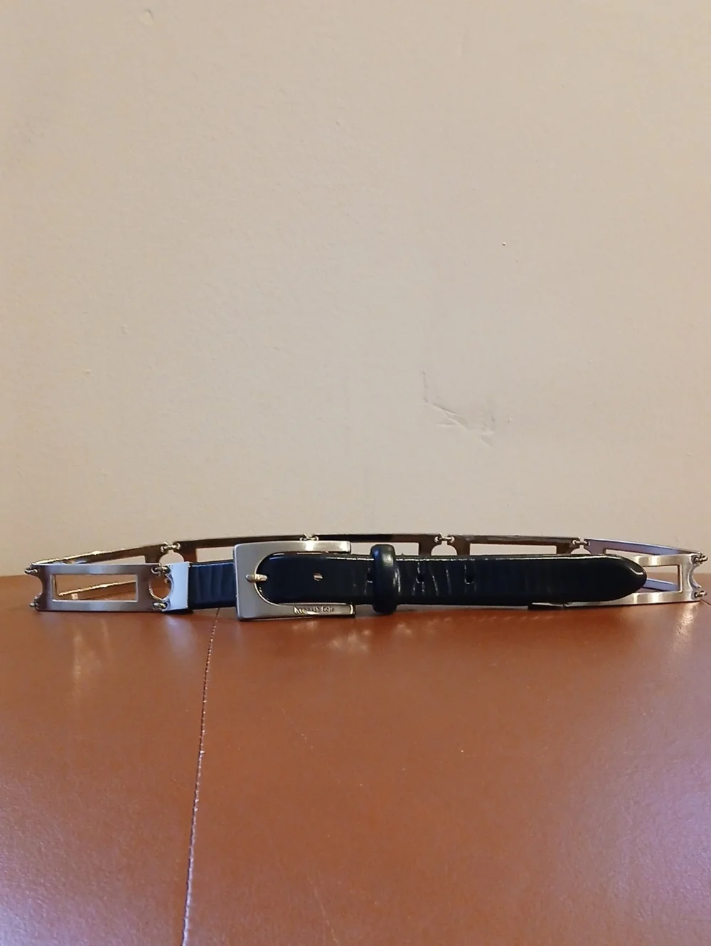 Kenneth Cole Vintage Chrome Link Ladie's Belt Size Medium